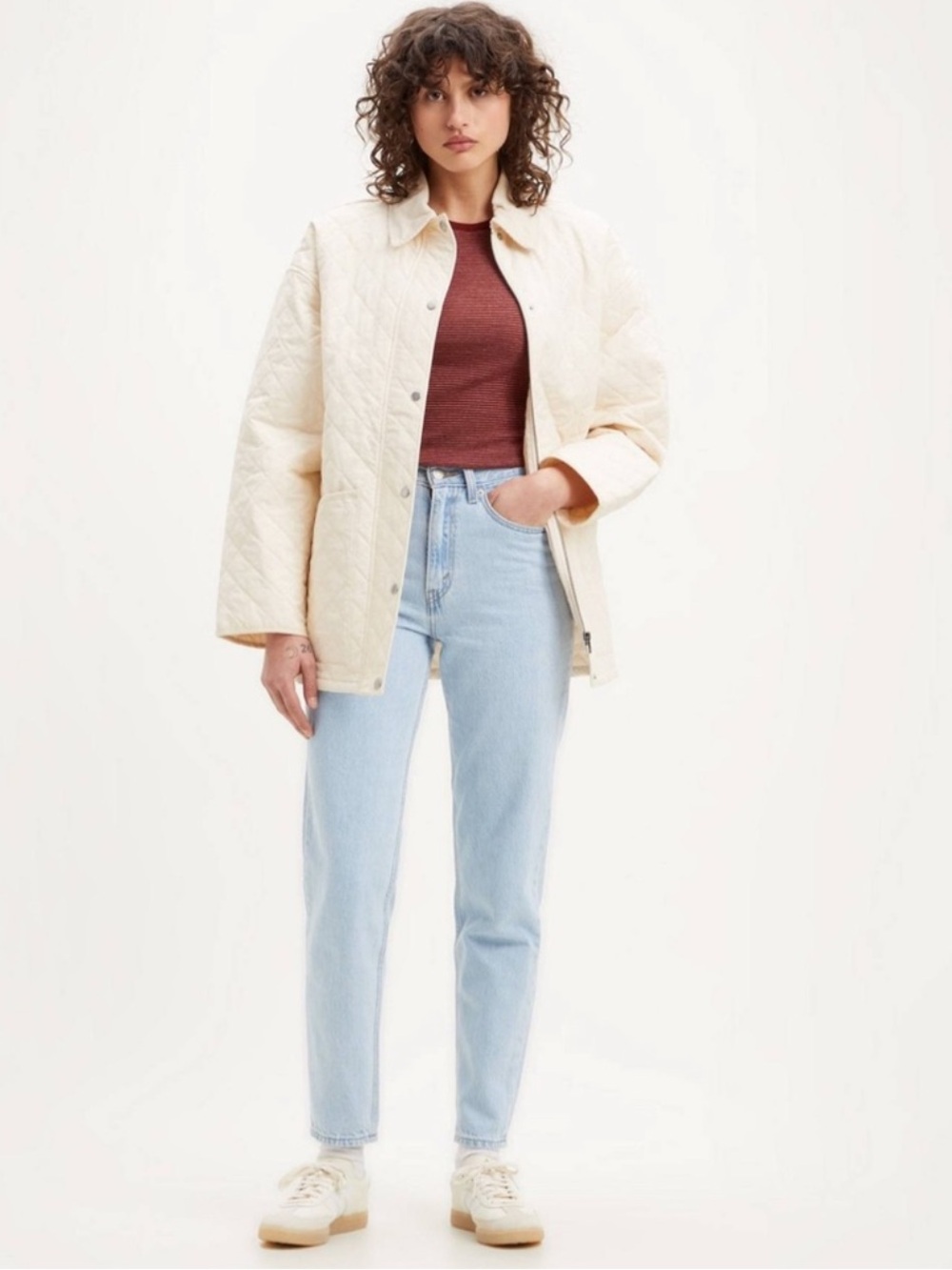 Levi's Premium 80's Mom Tapered Leg High Rise Jean in Light wash size 25